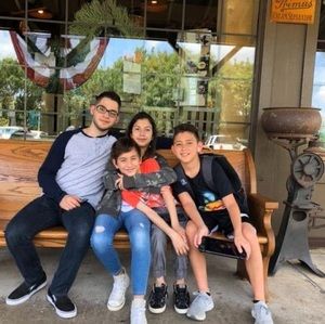 Meet your Posher, Yennifer